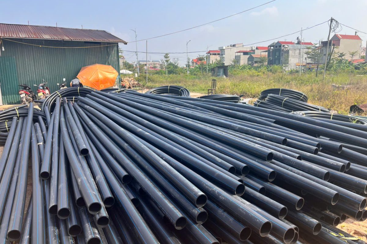 Bãi ống HDPE phục vụ tuyến cấp nước khu dân cư